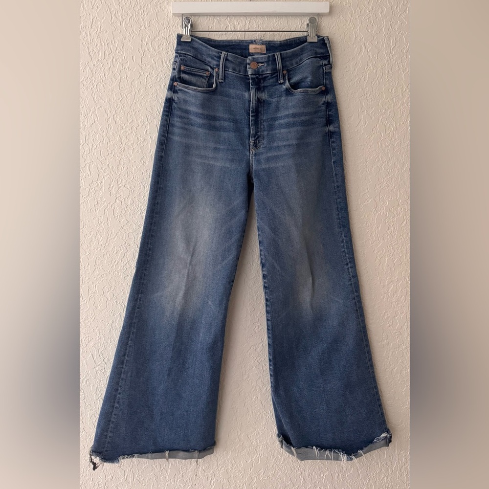 MOTHER Two-Tone Light to Mid Blue Wide-Leg Jeans - Picture 3 of 9